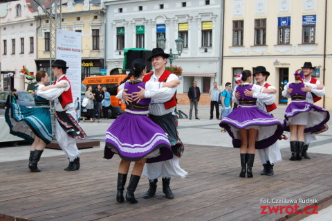 Folklor na karwińskim rynku