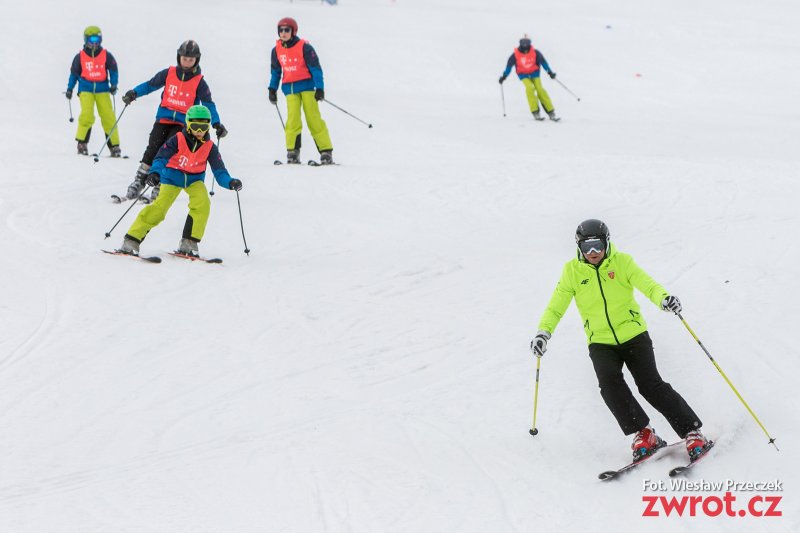 Prezydent na nartach w towarzystwie dzieci