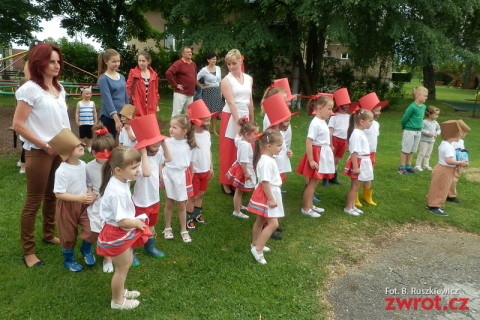 Festyn w Ropicy pod znakiem bajek