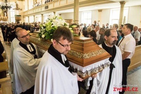 Ostatnie pożegnanie ks. seniora Bogusława Kokotka