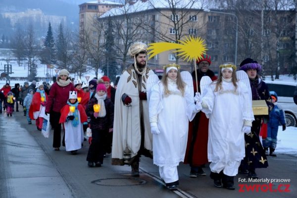 Trzej królowie przeszli ulicami Trzyńca