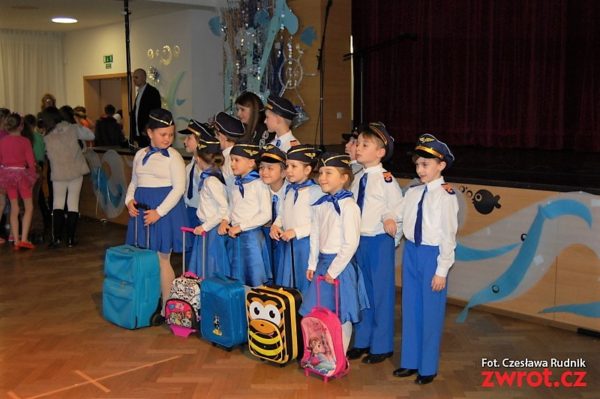 Kosmiczna zabawa uczniów karwińskiej polskiej szkoły