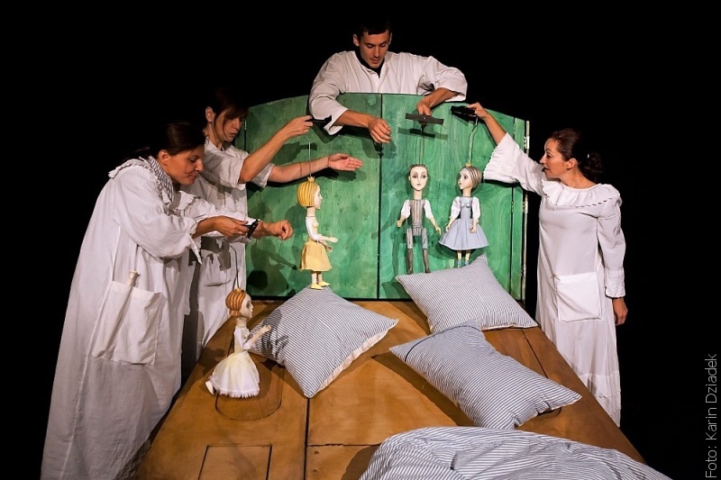 Lalkowa Scena Bajka zagra w Rzece dwujęzycznie spektakl rodzinny