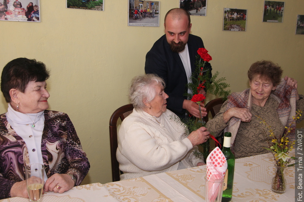 Na Karpętnej świętowali Międzynarodowy Dzień Kobiet z pszczołami