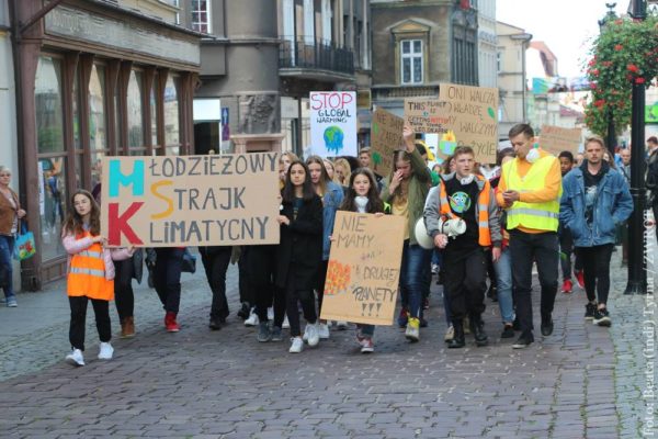 Młodzież strajkowała przeciwko zmianom klimatu również w Cieszynie