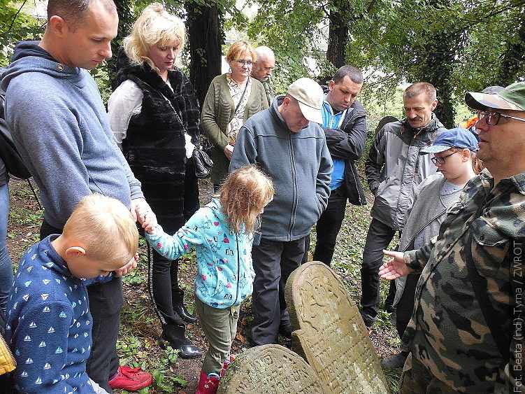 Zwiedzali cmentarz żydowski