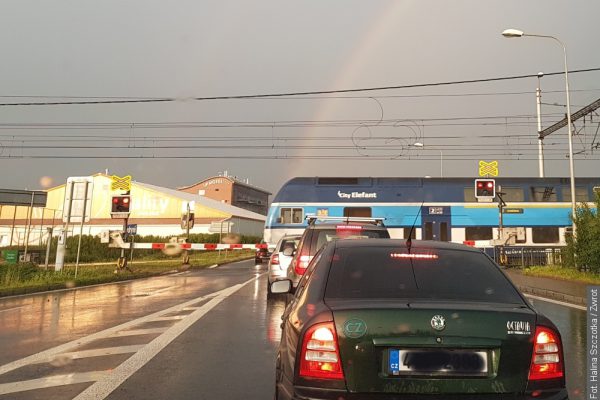 Przejazd kolejowy w Wędryni śledzą kamery