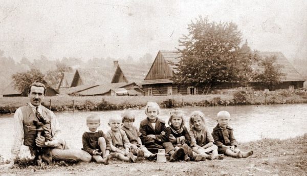 Muzeum Ustrońskie   zaprasza na kolejną wystawę w sieci