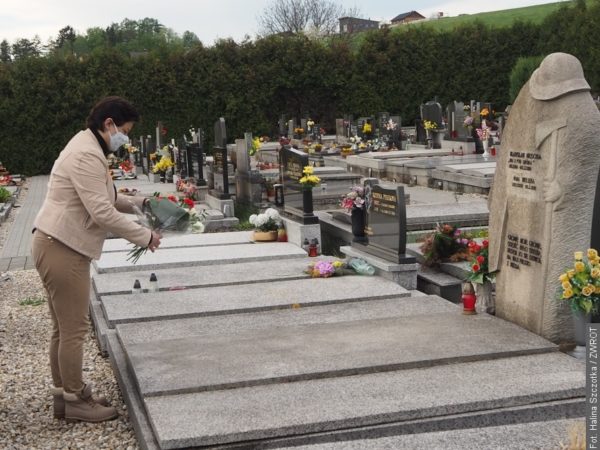 Konsul generalna odwiedziła groby działaczy polskich