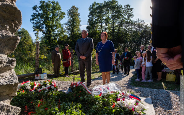 Troszczą się, by pamięć o zamordowanych w Karwinie 12 Polakach była ciągle żywa