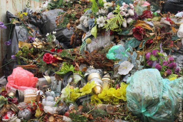 W Trzyńcu zadbano o wywóz śmieci przed Wszystkimi Świętymi. Aż do o 5 listopada śmieciarki będą pracować na pełnych obrotach