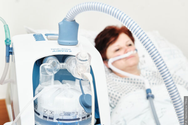 Szpital w Trzyńcu ma 12 nowych urządzeń medycznych do leczenia   COVID-19