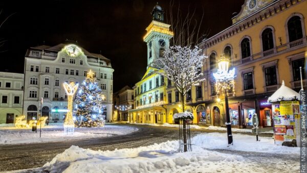 Zimowy wieczór w Cieszynie w obiektywie Mariana Siedlaczka