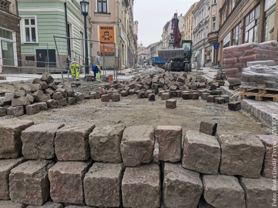 Jak postępują prace na ulicy Głębokiej (zdjęcia)