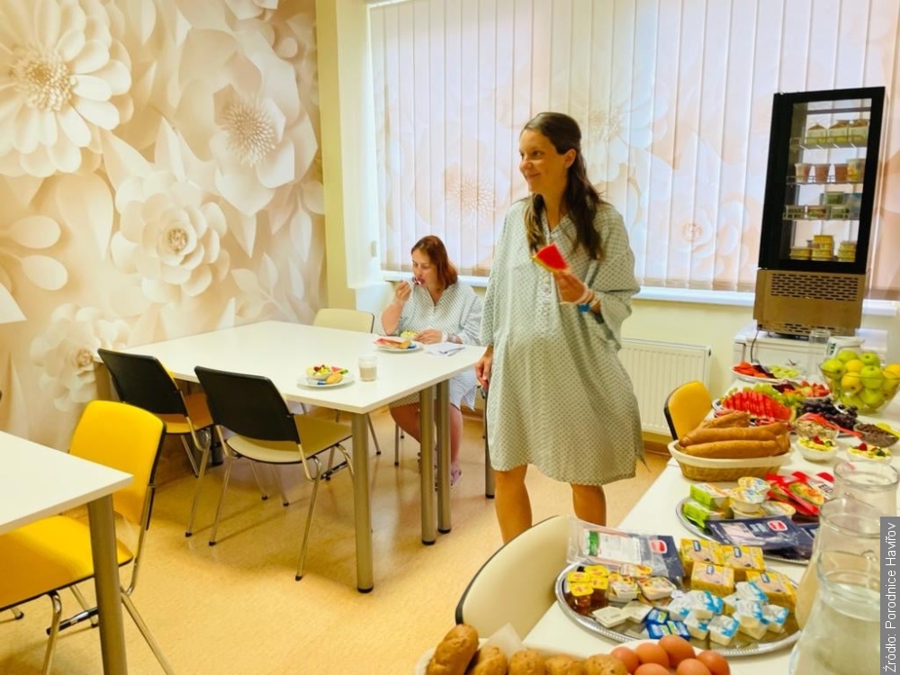 Bułka i plasterek sera? Śniadania w hawierzowskiej porodówce wyglądają zupełnie inaczej