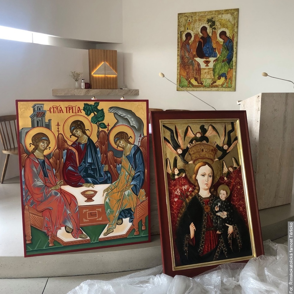 W cierlickiej kaplicy zainstalowano dwa nowe obrazy
