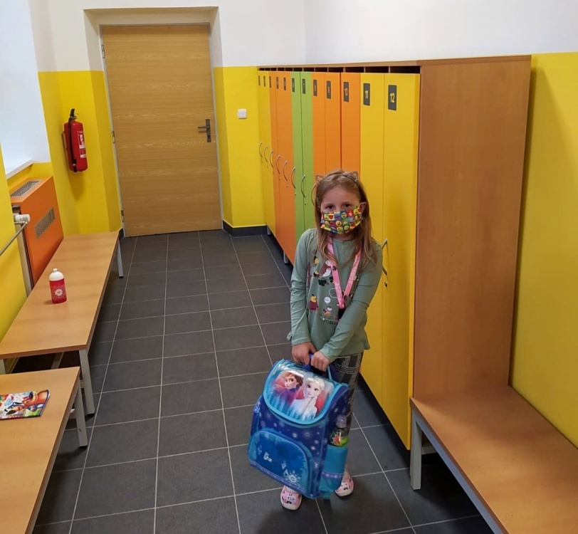 Nowe szafki dla uczniów pierwszego stopnia w polskiej szkole w Trzyńcu