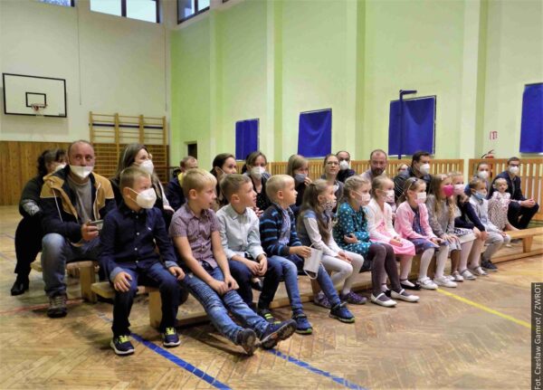 W polskiej podstawówce w Gnojniku przywitano pierwszoklasistów