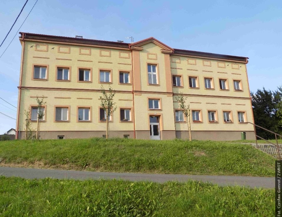 Polskie szkoły, których już nie ma: Dawna szkoła w Lesznej Dolnej