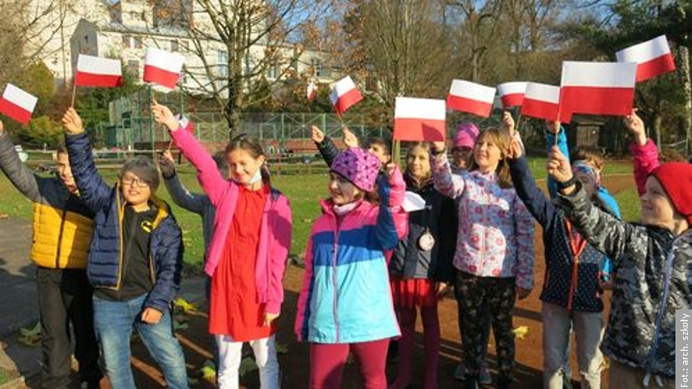 Biało-czerwony bieg. Dzieci w Karwinie uczciły Dzień Niepodległości na sportowo