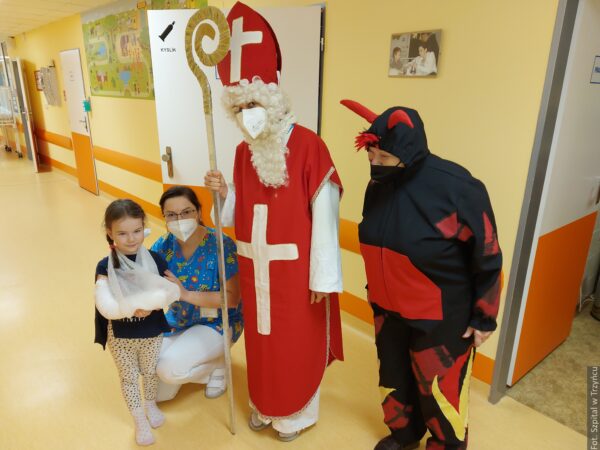 Mikołaj był też u dzieci w Szpitalu na Sośnie