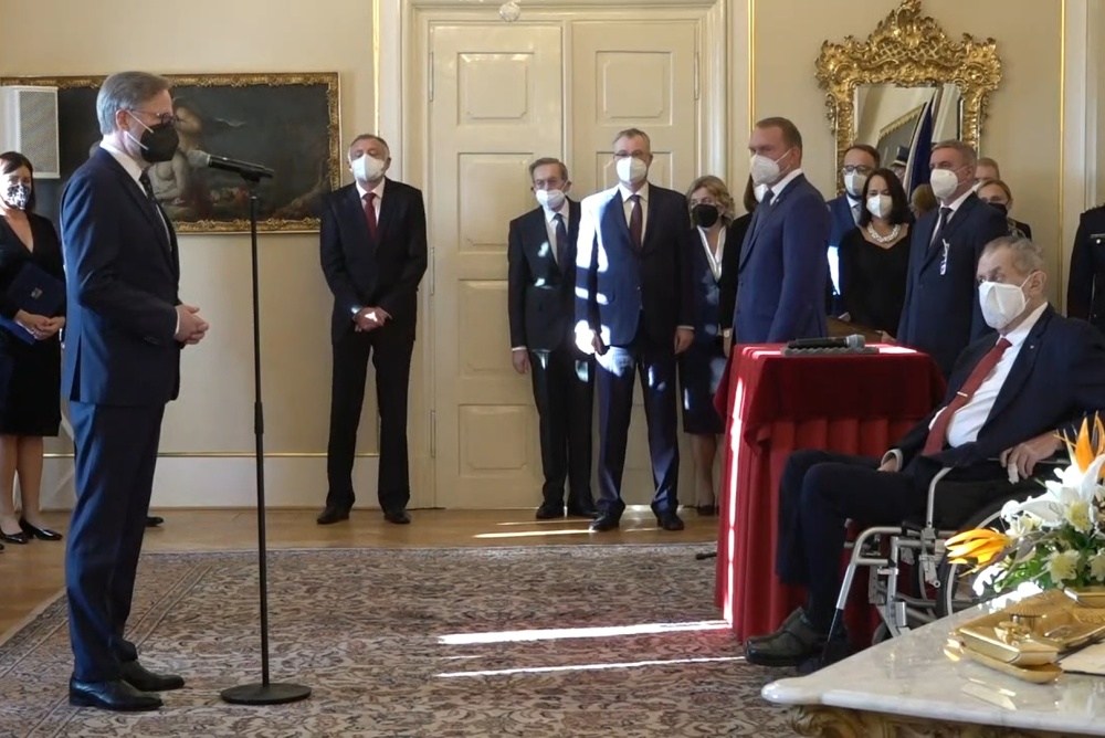 Prezydent Zeman mianował nowy rząd Czech. Nowe trzy stanowiska