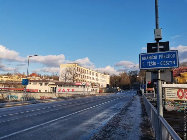 Od dzisiaj granicę polsko-czeską można przekraczać bez ograniczeń. W sklepach już bez maseczek