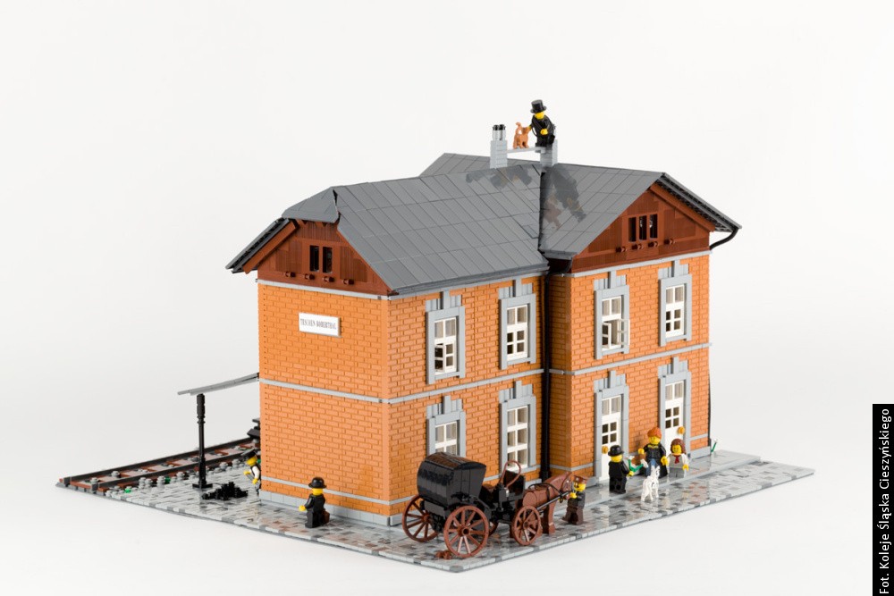 Model dworca Teschen-Boberthal z klocków LEGO