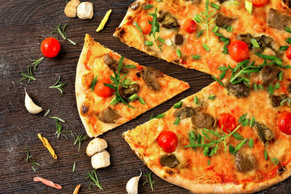 Dzisiaj jest Międzynarodowy Dzień Pizzy. Kto jeszcze dzisiaj jej nie jadł, musi to nadrobić!