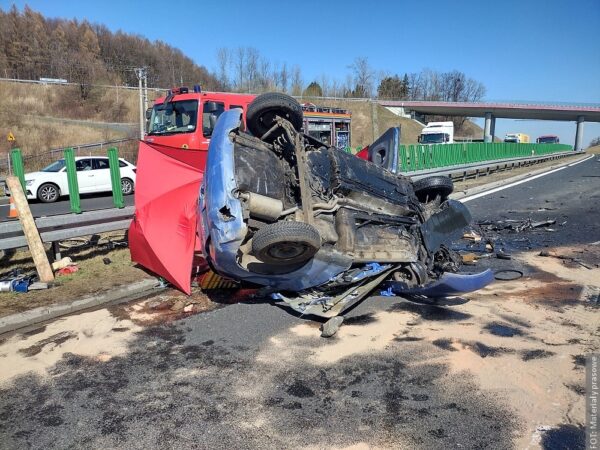 Na drodze ekspresowej z Cieszyna na Bielsko doszło wczoraj do tragicznego wypadku. Nissan jechał pod prąd