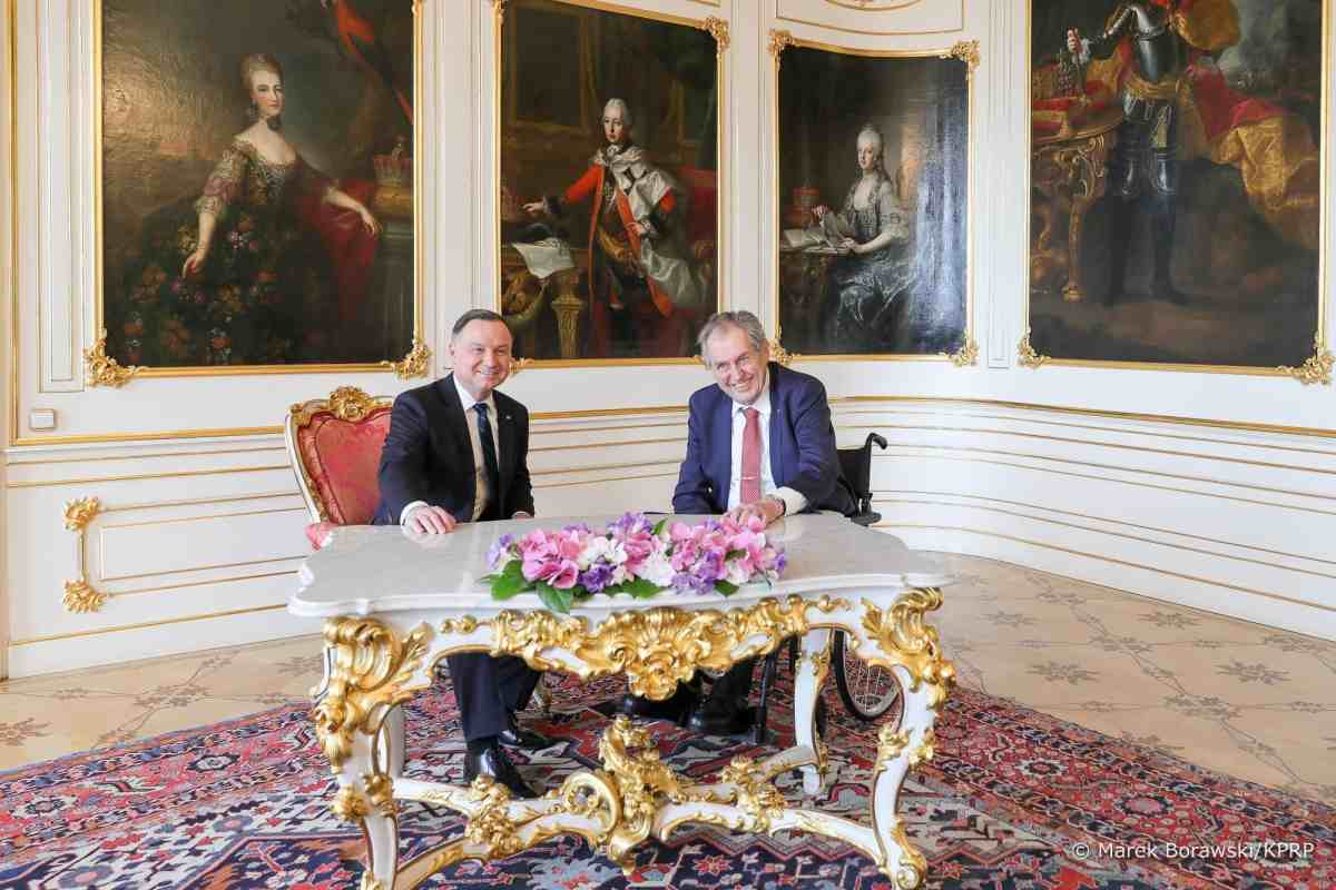 Na Zamku Praskim spotkali się prezydenci Czech i Polski. Celem rozmów była koordynacja pomocy dla Ukrainy