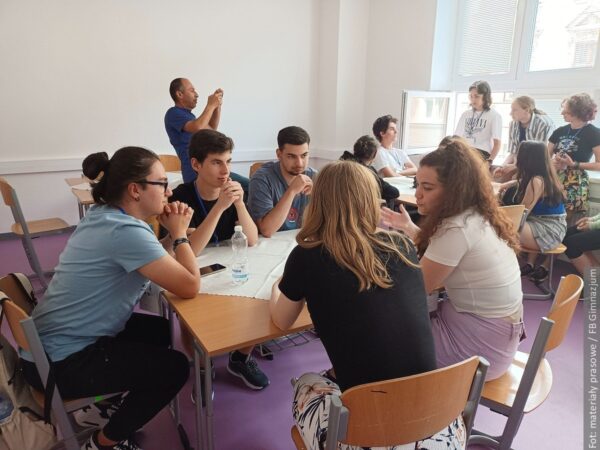 Tureccy uczniowie z rewizytą w Czeskim Cieszynie. Będą pomagać w organizacji „Kwiatu Morwy”