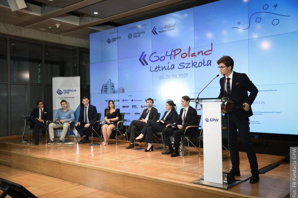 Program Go4Poland zachęca młodych ludzi do budowania kariery w Polsce. Tegoroczną  edycję zakończy Letnia Szkoła