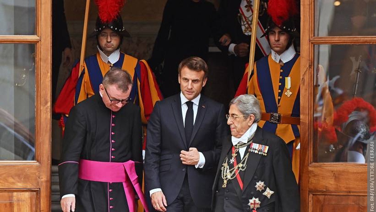 MSZ bada sprawę prezentu, jaki prezydent Francji wręczył papieżowi [aktualizacja]