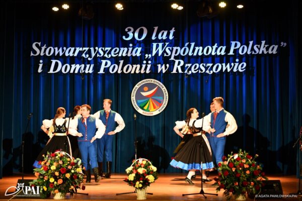 Zespół „Suszanie“ wystąpił podczas gali koncertowej w Rzeszowie. Odbyła się z okazji 30-lecia rzeszowskiego stowarzyszenia „Wspólnota Polska“