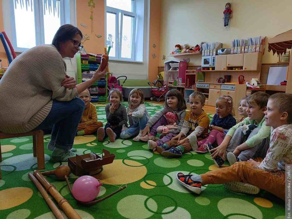 Dzieci z polskiego przedszkola w Nieborach dowiedziały się, skąd wzięła się muzyka