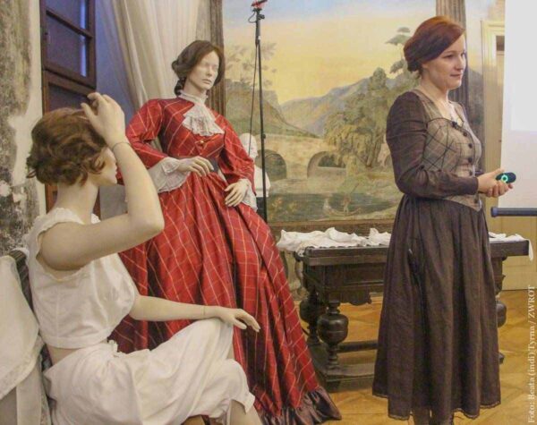 Podróż w czasie w czeskocieszyńskim Klubie Propozycji. Najbliższy wykład na temat mody i muzyki średniowiecza