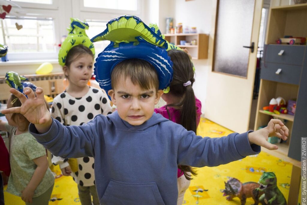 Dinozaury robią łaaa! Dzieci z polskiego przedszkola na ulicy Štefaníka świętowały Dzień Dinozaura
