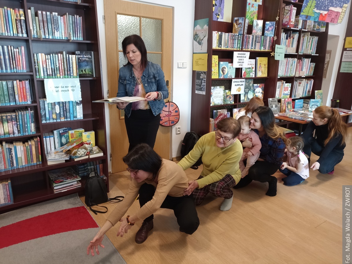 Karwińska biblioteka organizuje spotkania dla rodziców z maluszkami. Spotykają się w pierwszy poniedziałek w miesiącu