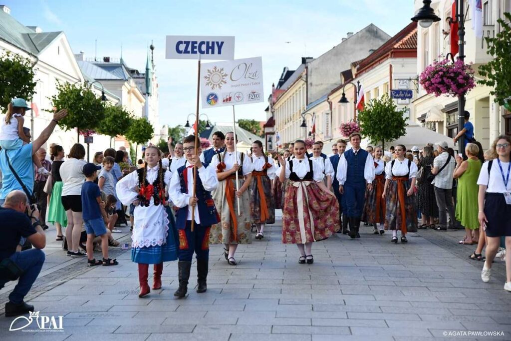 Roztańczona Polonia i Polacy z zagranicy: wielki festiwal folkloru w Rzeszowie [zdjęcia]