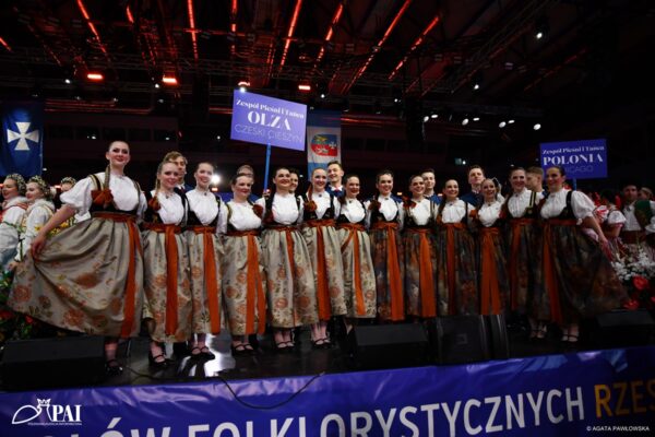 Po czterech latach do Rzeszowa wrócił folklor. Na XIX Światowym Festiwalu Polonijnych Zespołów Folklorystycznych wystąpili „Suszanie” i „Olza” [zdjęcia]