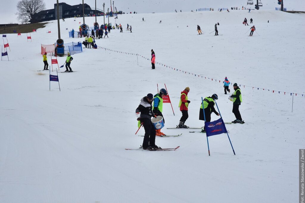 Ekipa techniczna na trasie zawodów Madeja CUP