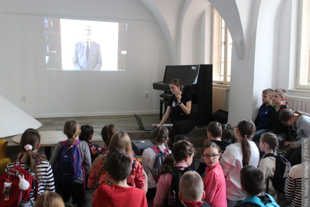 Noc s Andersenem w karwińskiej bibliotece