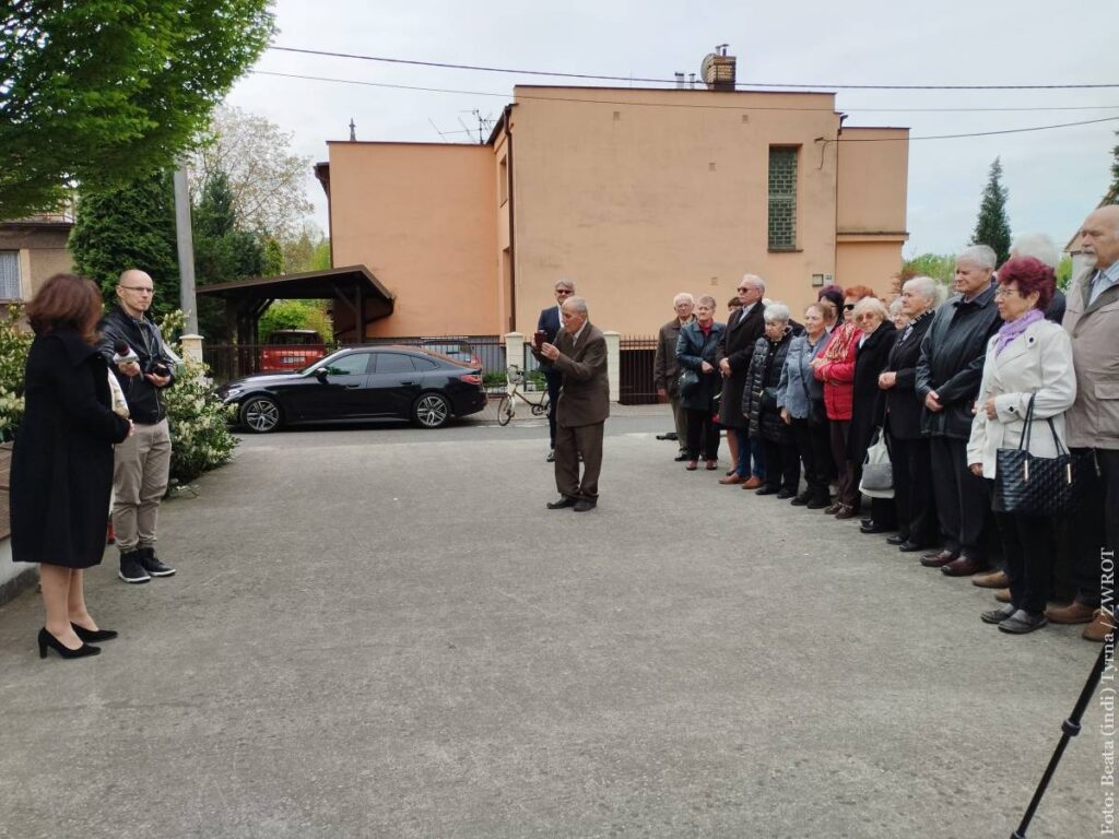 W czwartek 11 kwietnia przy pomniku i tablicach upamiętniających ofiary Zbrodni Katyńskiej spotkali się członkowie Stowarzyszenia Rodzina Katyńska w RC oraz zaproszeni goście