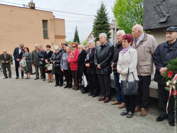Dzień Pamięci Ofiar Zbrodni Katyńskiej. Pod pomnikiem na Konteszyńcu spotkali się członkowie Stowarzyszenia Rodzina Katyńska w RC oraz zaproszeni goście