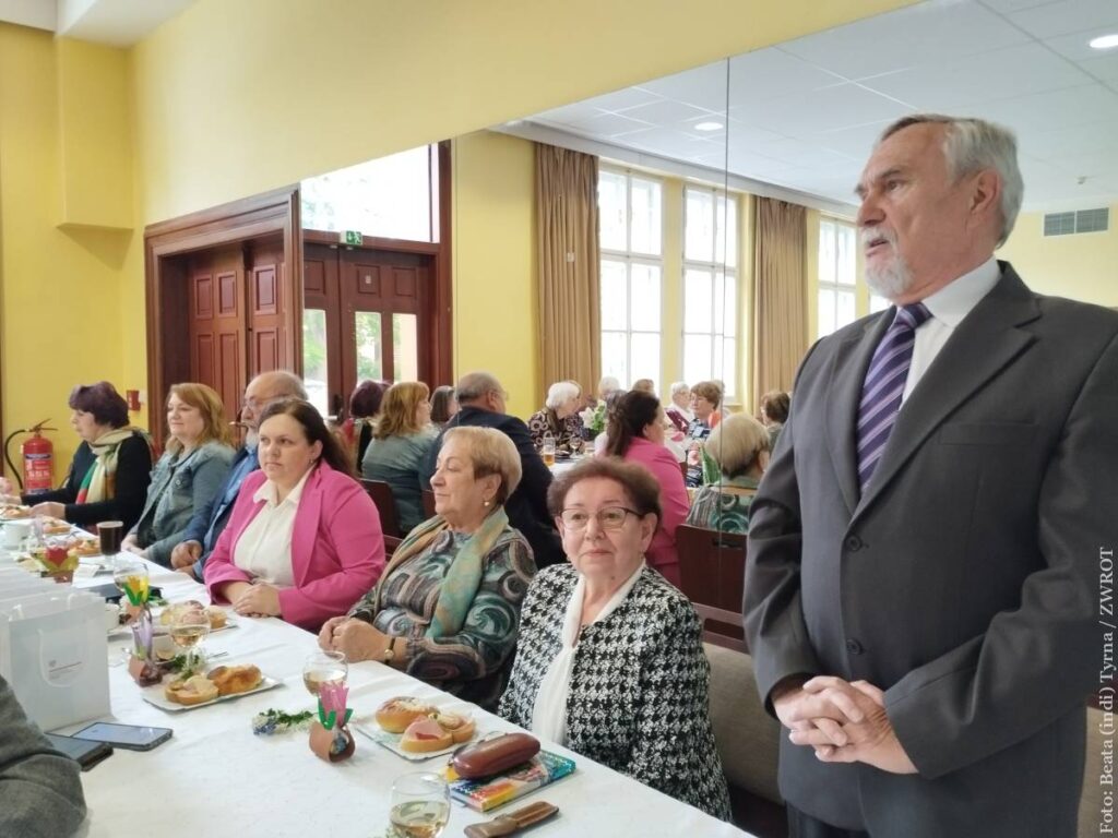 Swoje już zrobili, jednak nie zaszywają się w domowym zaciszu. Spotkanie wiosenne Klubu Nauczycieli Emerytów