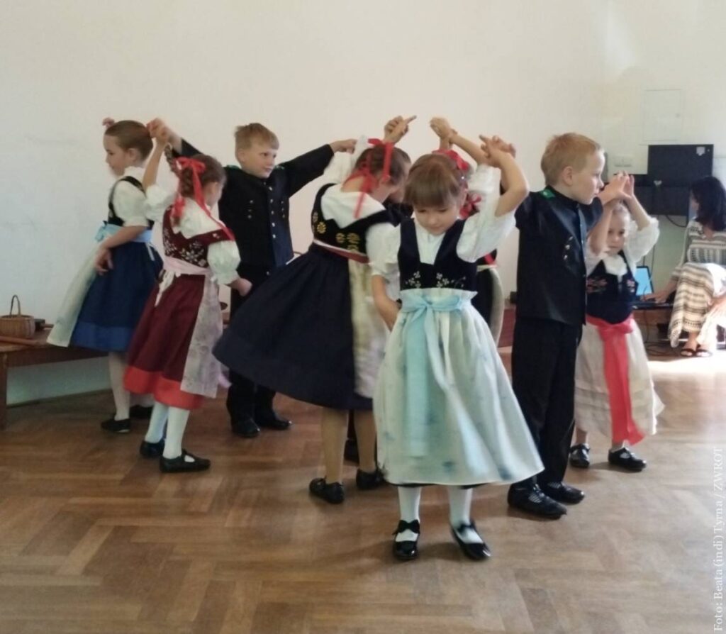Jako pierwsze wystąpiły dzieci z karwińskiego polskiego przedszkola "Bajlandia"