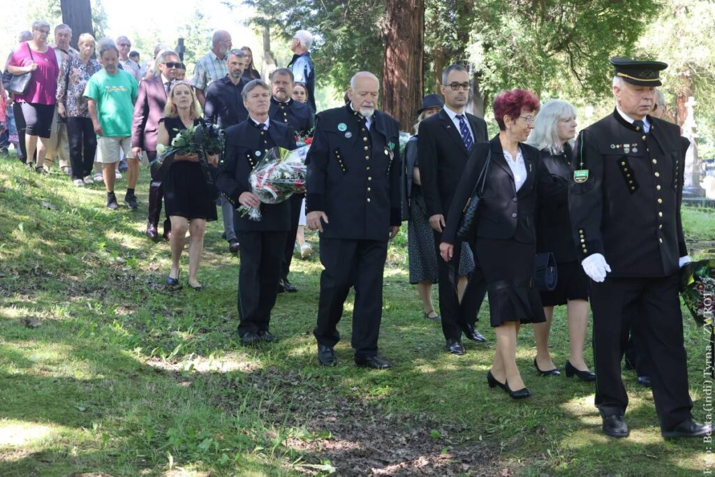 Na cmentarzu w Starej Karwinie odbyły się uroczystości upamiętniające ofiary największego górniczego wypadku w regionie, jaki wydarzył się w 1894 roku.