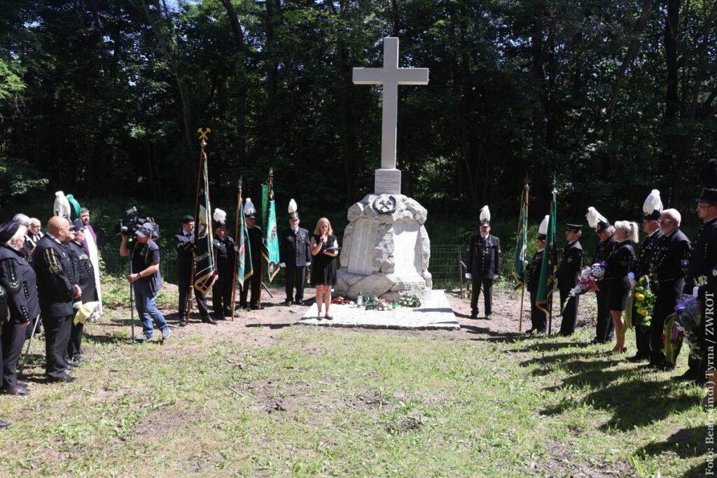 Na cmentarzu w Starej Karwinie odbyły się uroczystości upamiętniające ofiary największego górniczego wypadku w regionie, jaki wydarzył się w 1894 roku.