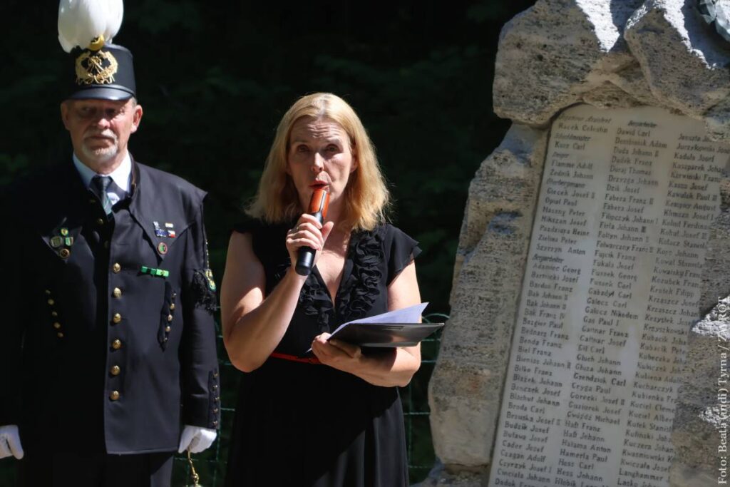 Na cmentarzu w Starej Karwinie odbyły się uroczystości upamiętniające ofiary największego górniczego wypadku w regionie, jaki wydarzył się w 1894 roku.